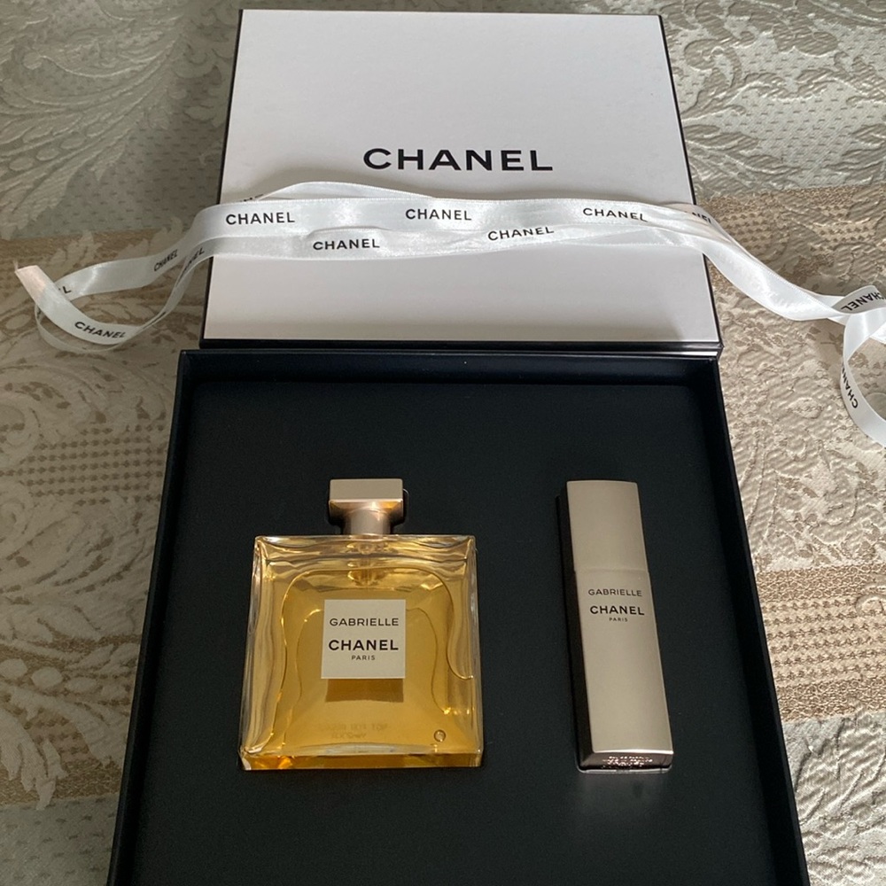 Gabrielle Chanel set New